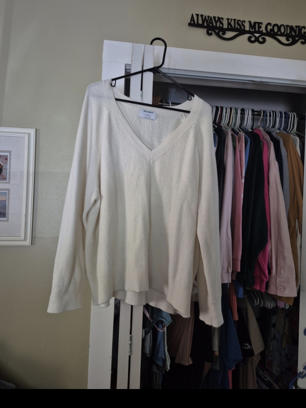Old Navy Cream Ribbed V-Neck Pullover